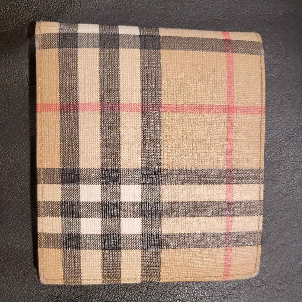 Authentic pre loved mens burberry wallet